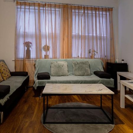 Ocean Waves Apartment Near Bournemouth Beach Экстерьер фото