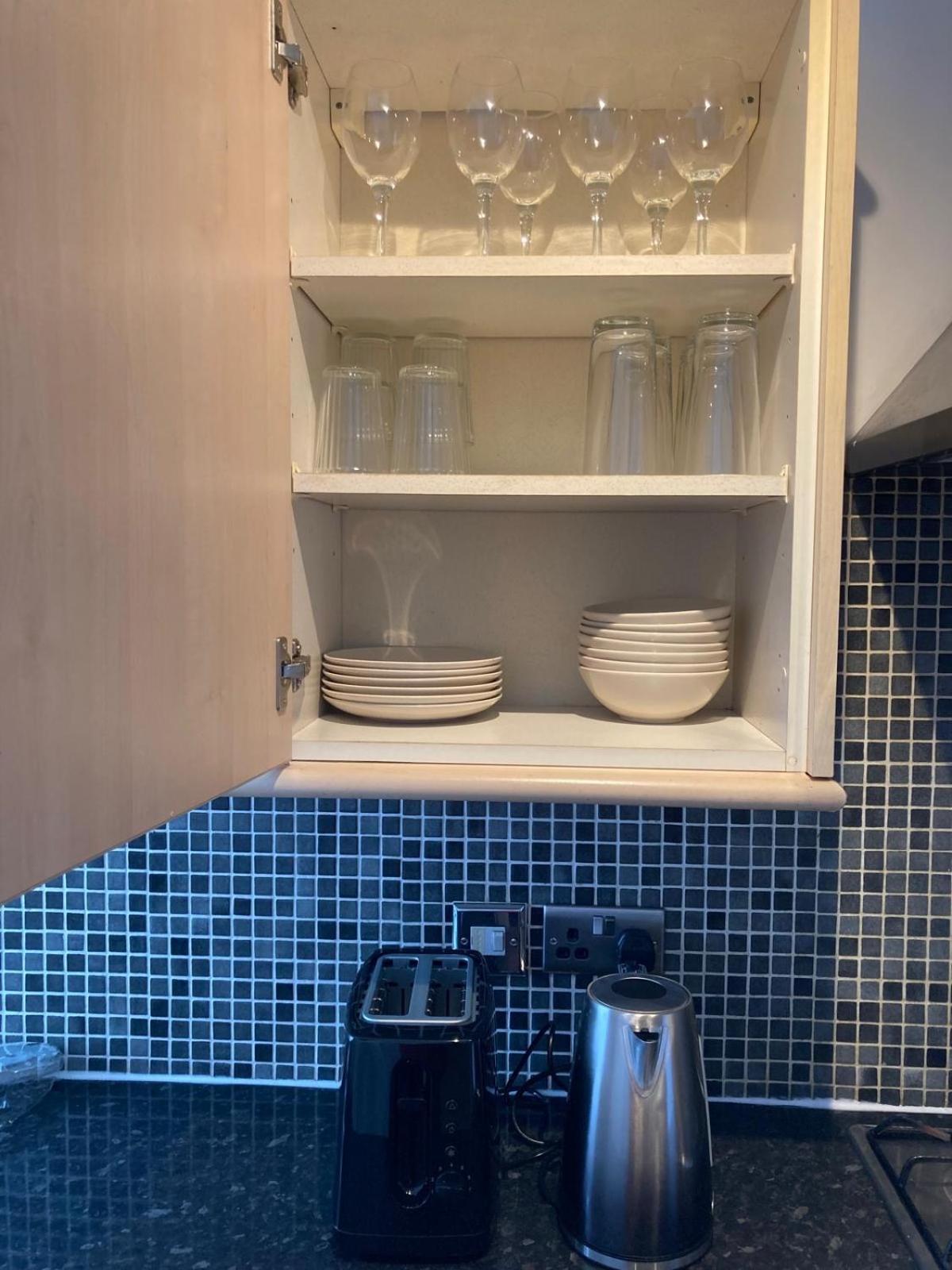 Ocean Waves Apartment Near Bournemouth Beach Экстерьер фото