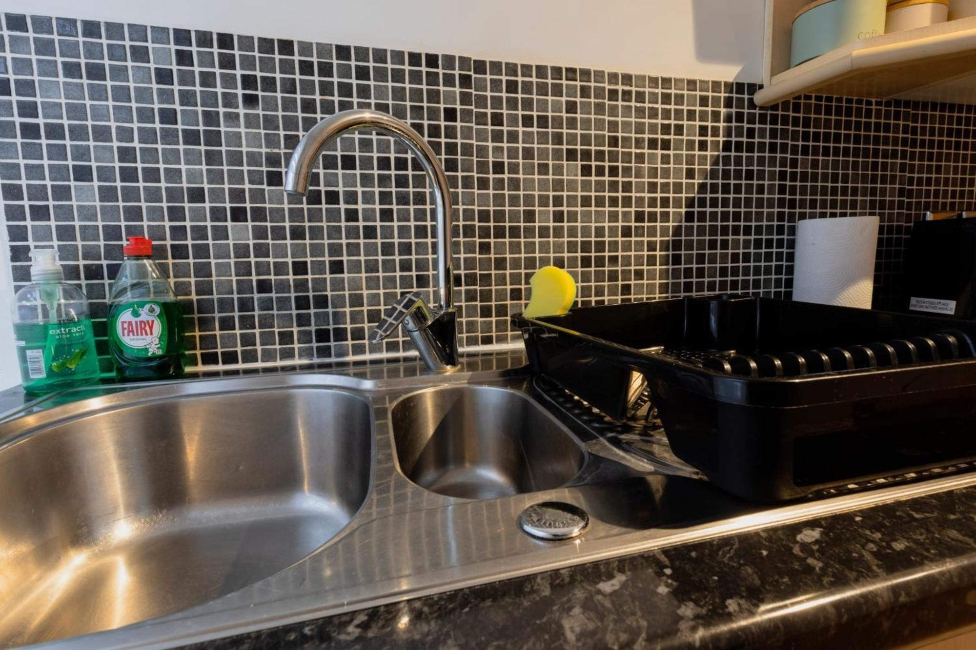Ocean Waves Apartment Near Bournemouth Beach Экстерьер фото