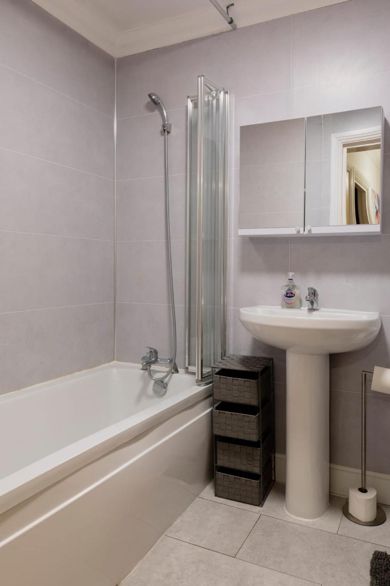 Ocean Waves Apartment Near Bournemouth Beach Экстерьер фото