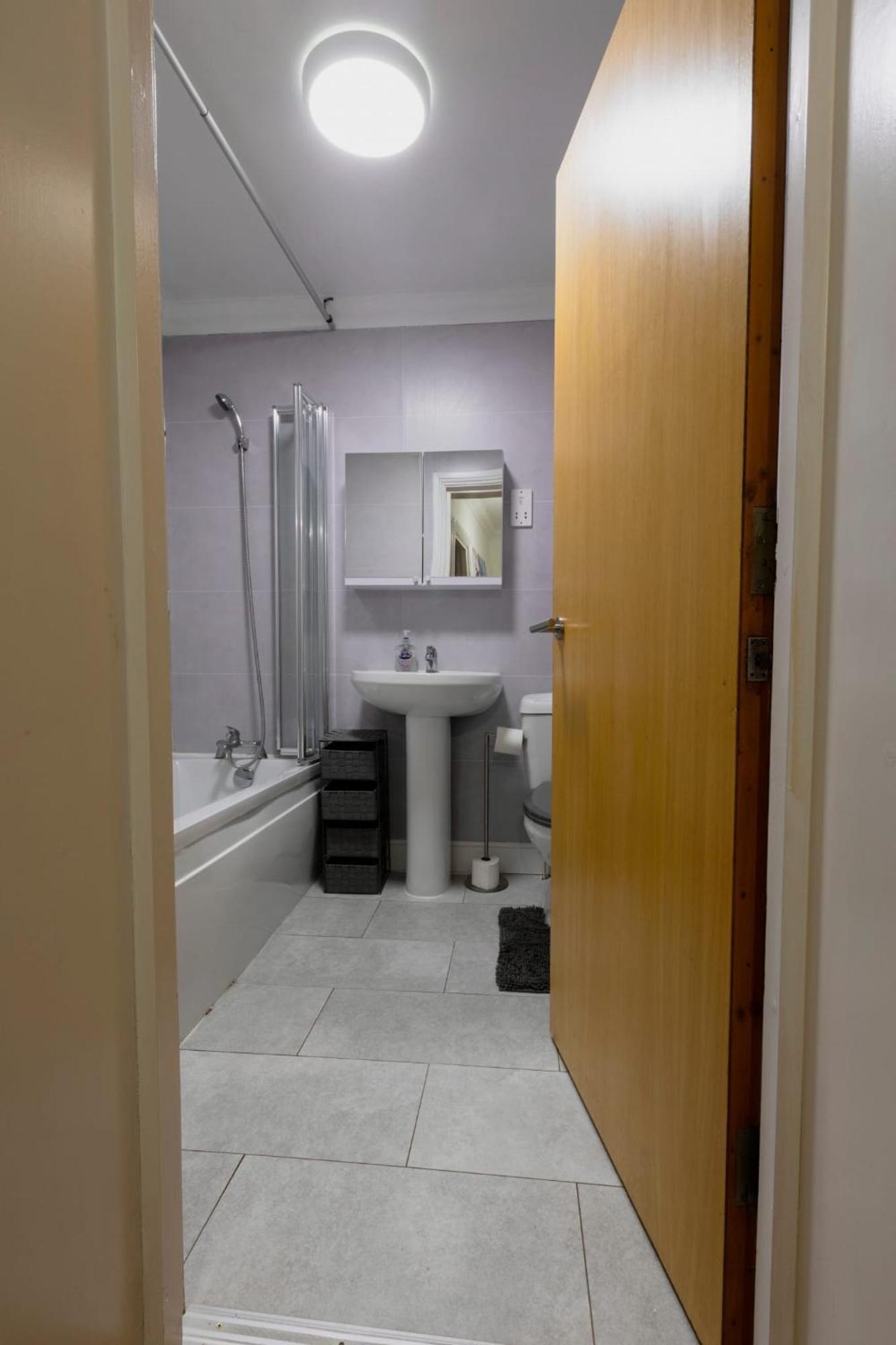 Ocean Waves Apartment Near Bournemouth Beach Экстерьер фото