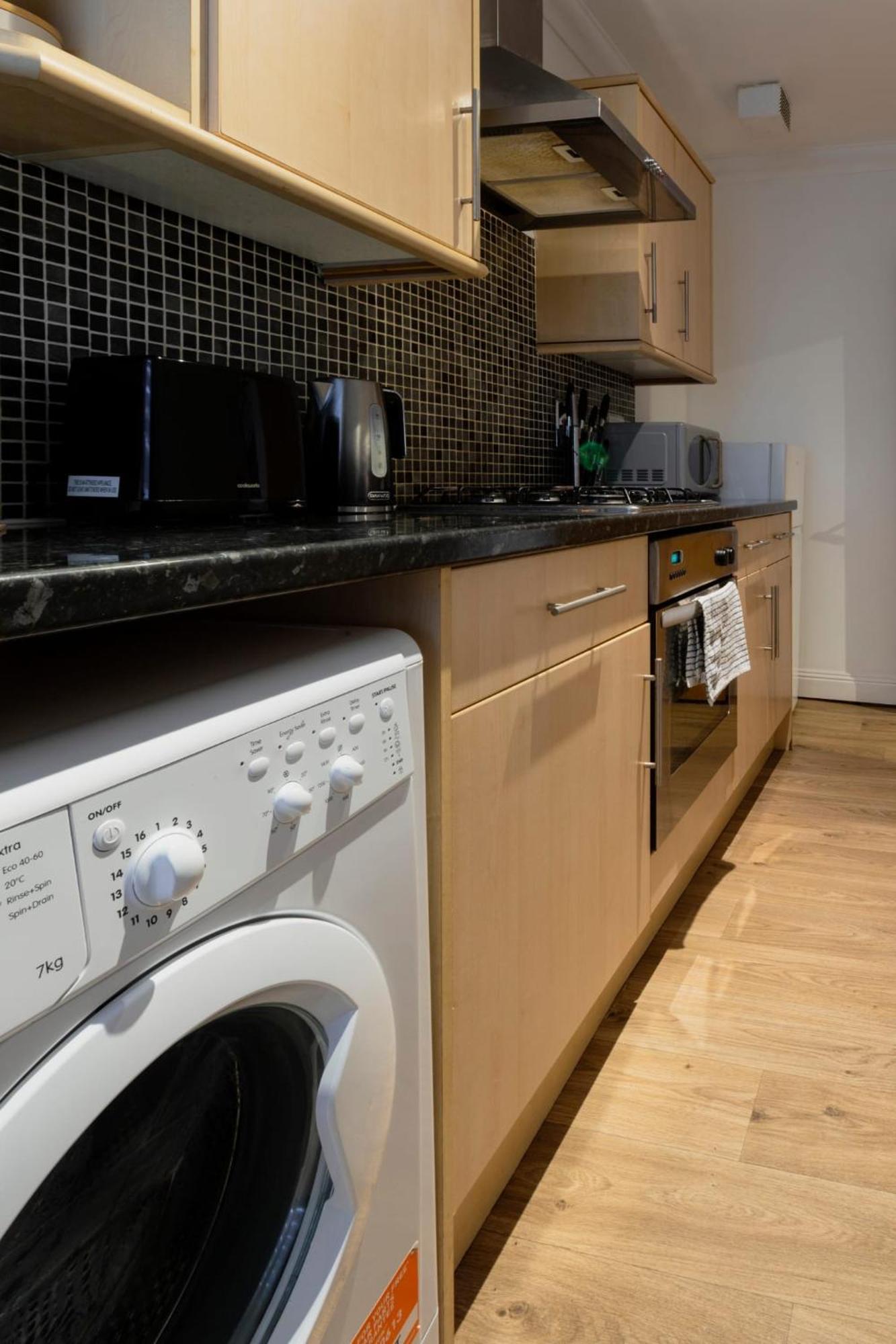 Ocean Waves Apartment Near Bournemouth Beach Экстерьер фото