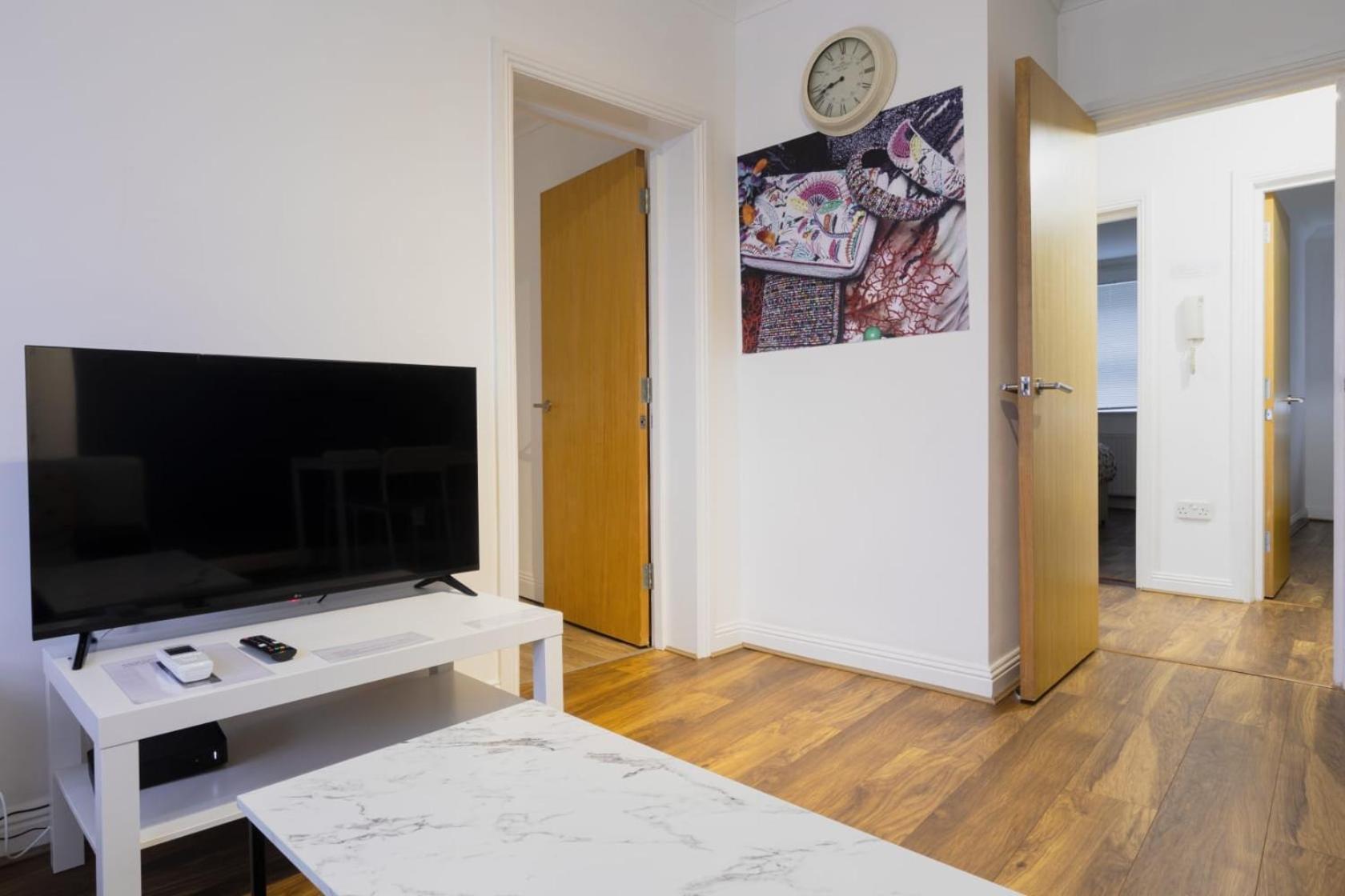 Ocean Waves Apartment Near Bournemouth Beach Экстерьер фото